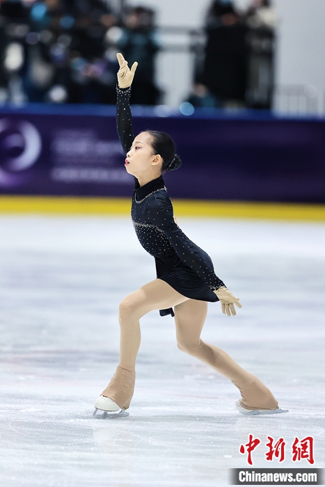 济南站12岁小将刘玉萱完成萨霍夫四周跳，首次在