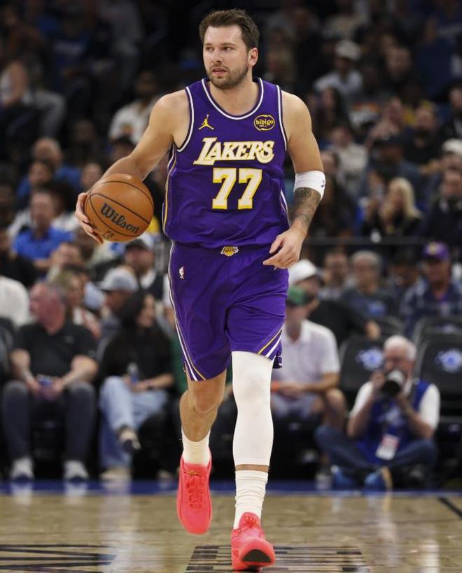 东契奇关键球失误断送湖人9连胜 湖人队史第七人