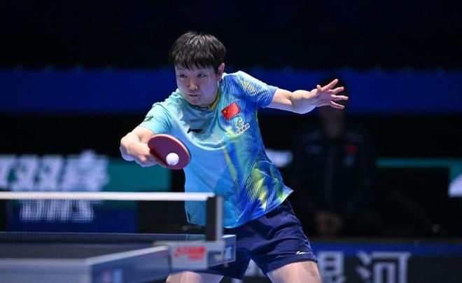 孙颖莎险胜蒯曼晋级八强 国乒内战激烈角逐