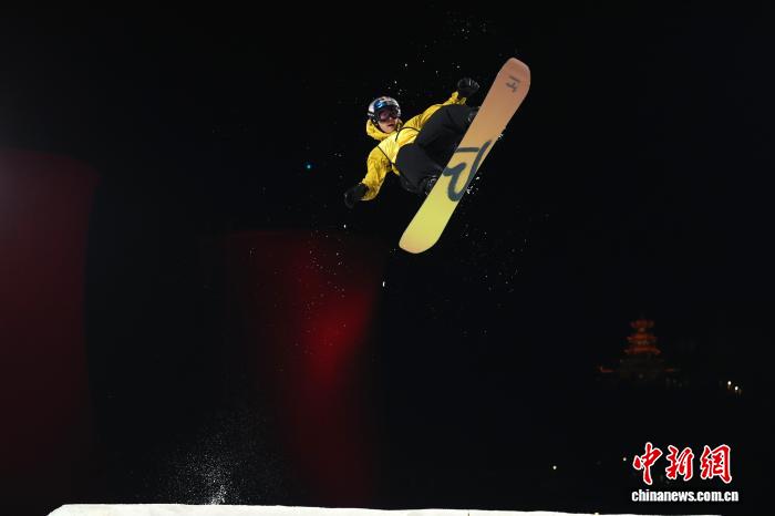 苏翊鸣北京站夺冠再创辉煌 一年前失利终成圆满