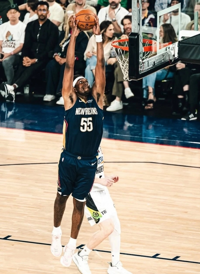 卢尼在鹈鹕重建期挣扎难复勇士辉煌