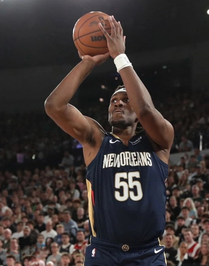 卢尼在鹈鹕重建期挣扎难复勇士辉煌