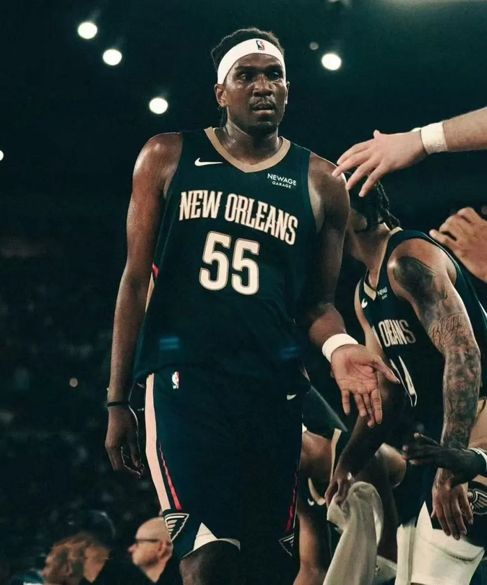 卢尼在鹈鹕重建期挣扎难复勇士辉煌